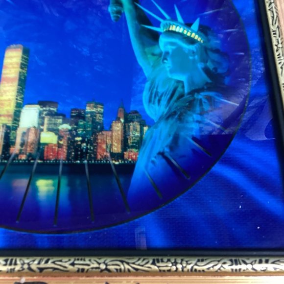 Vintage Motion & Lights Statue of Liberty Picture with Frame - Picture 11 of 12